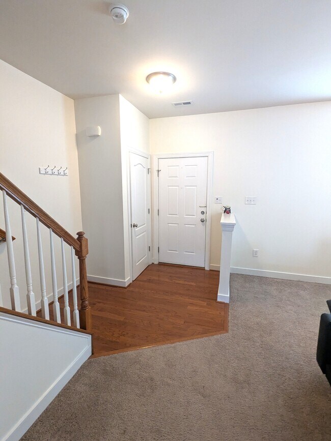 Photo - 208 Lewis Burwell Pl Casa Adosada