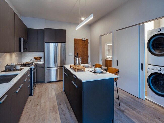 Photo - 1237 N Clark St