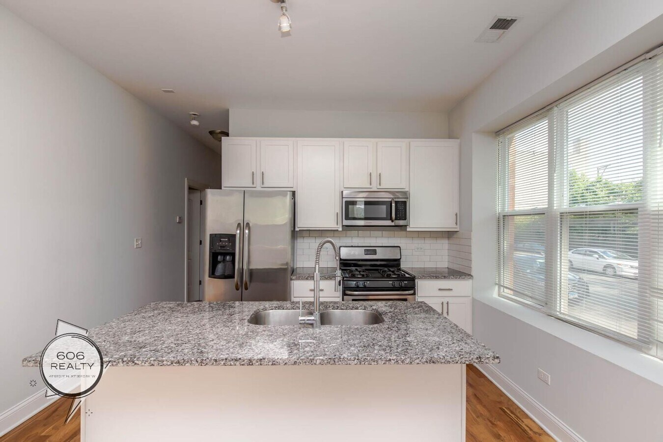 Photo - 1501 N Talman Ave