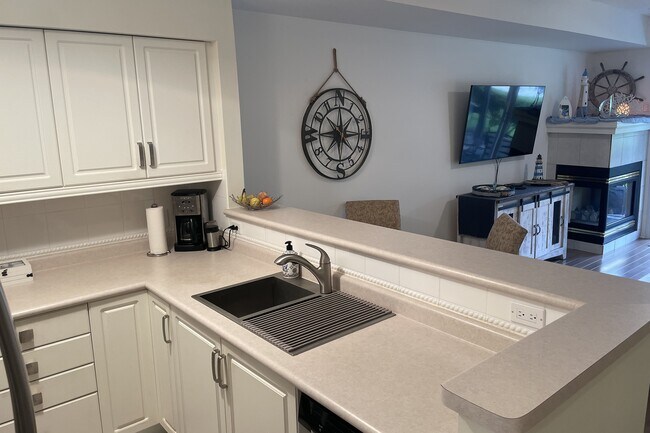 Photo - 432 Mariners Way