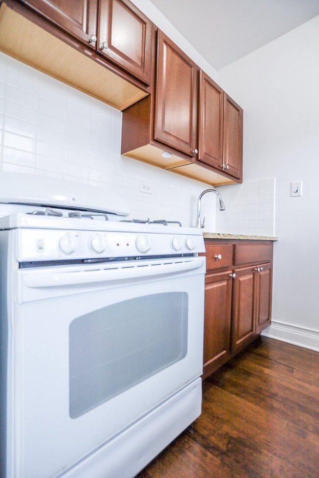 Photo - 3410 W Balmoral Ave Unit 2