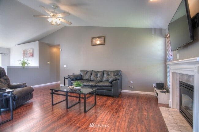 Photo - 8715 201st. St. E