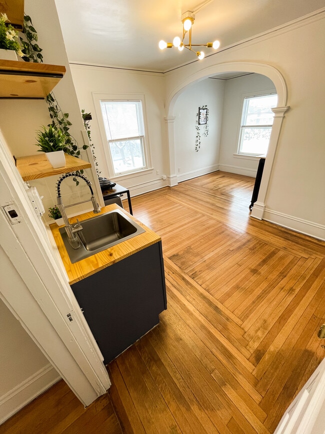 Photo - 3721 Cottage Grove Ave Unit 5