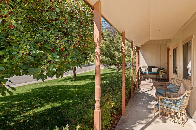 Porche delantero - 47 Coyote Cir