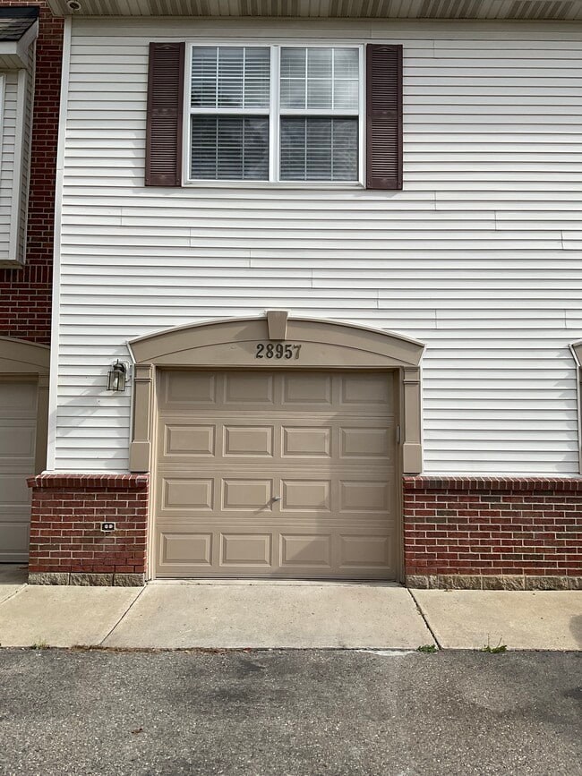 Photo - 28957 Cullen Dr