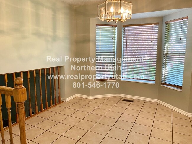 Photo - 5 Bedroom Home In West Point Available Now!