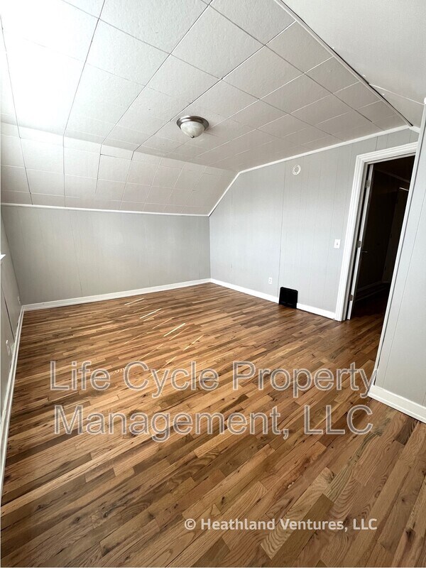 549 32nd St SE Condo Condo for Rent in Grand Rapids, MI