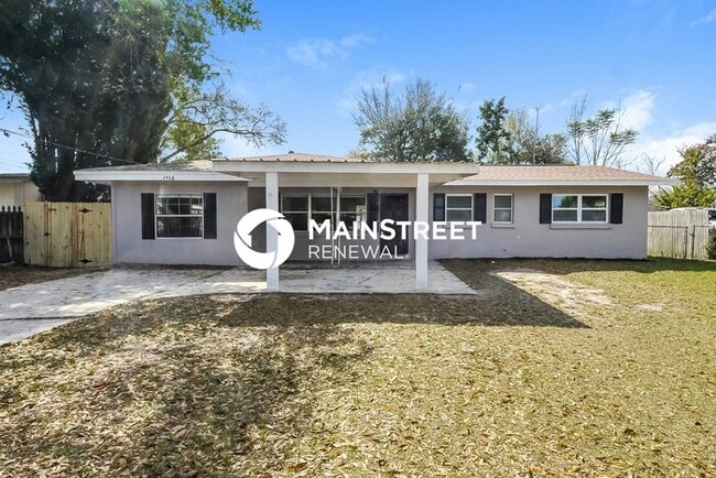 Building Photo - 4 Bedroom Pet-Friendly Home in Winter Haven, FL with Main Street Renewal