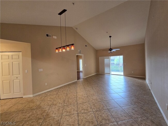 Building Photo - 1096 Winding Pines Circle Unit 205