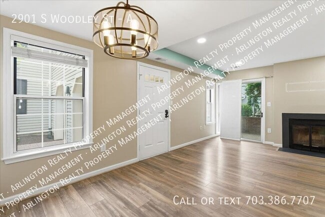 Photo - 2901 S Woodley St