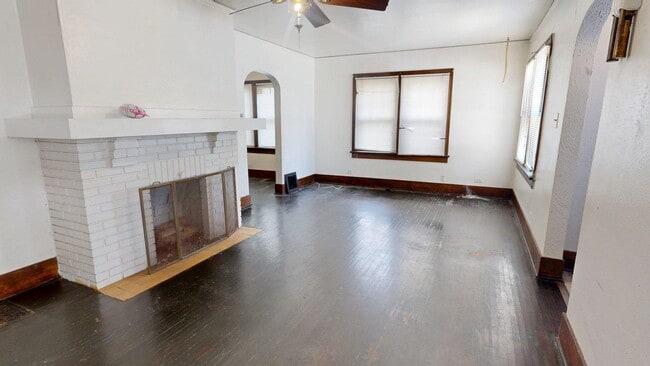 Photo - 1537 W William St