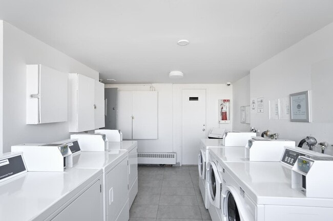 Photo - Bois-de-Boulogne Apartments