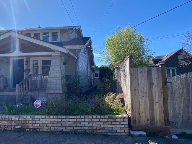 Photo - 1720 L St Unit B