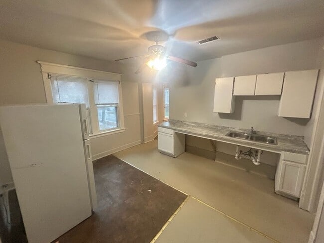 Photo - 2577 N 15th St Unit 2577 N 15th St #Upper