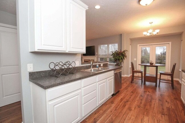 Photo - 8475 Haleigh Woods Dr