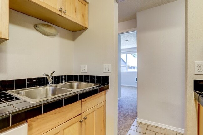 Photo - 2 Bedroom Home with Washer and Dryer INSID...