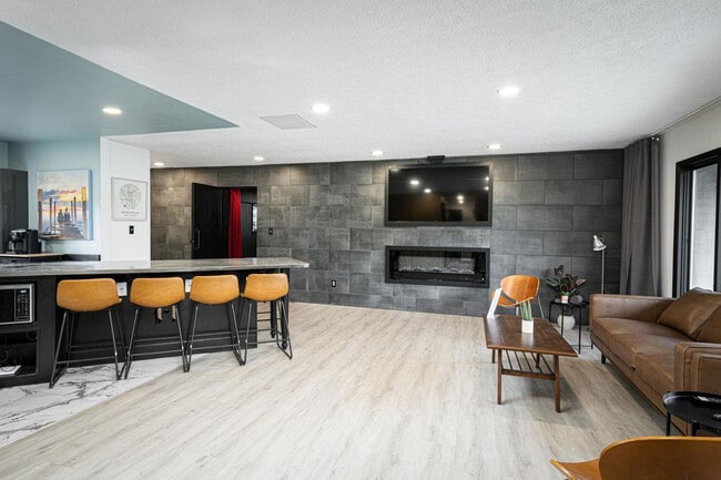 Building Photo - 5850 Devington Cir Unit ID1332864P