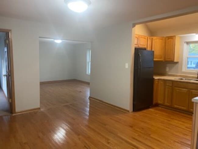 Photo - 4 bedroom 2 bath home in Lemont.