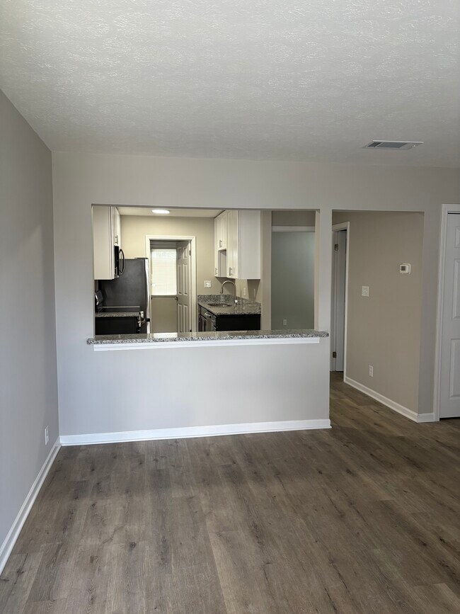 Photo - 801 Burcale Rd Unidad D7
