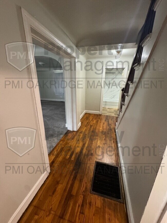 Lower Level 1 Bed 1 Bath Apartment