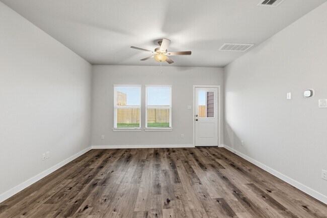 Photo - 4011 Ancient Honor Dr