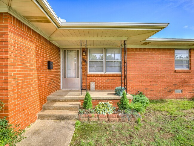 Fully Remodeled home in the heart of Edmon... - Fully Remodeled home in the heart of Edmon...
