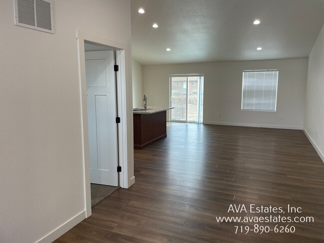 Photo - 970 S Coral Pl