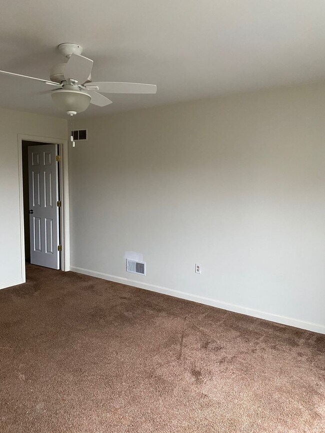 Photo - Great ‘Seven Oaks’ Condo