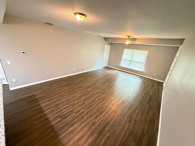 Photo - AWESOME 3/2 w/ office HOME in Deltona! You need to check this out!