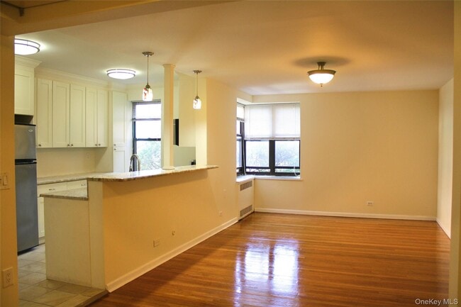 Building Photo - 2 Greenridge Ave Unit #1H Rental