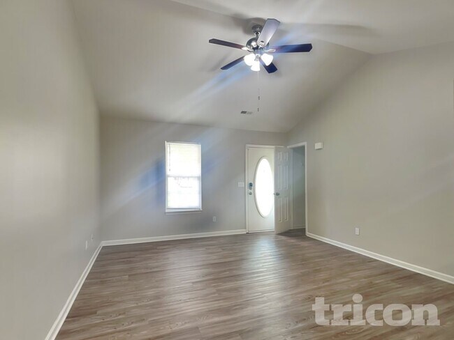 Photo - 705 Continental Dr