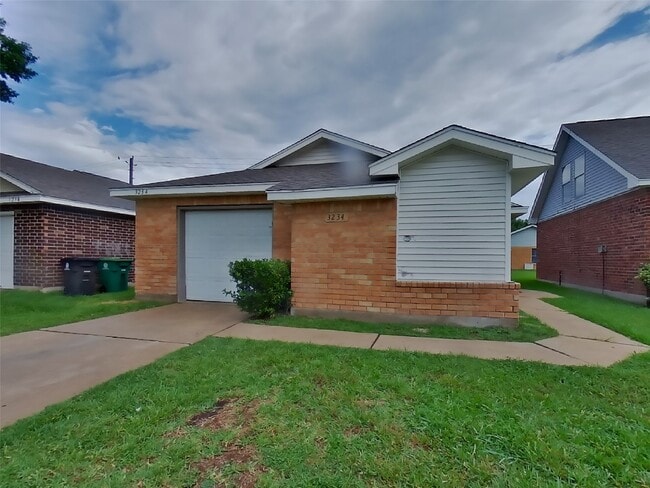 Building Photo - 3234 Kelling St