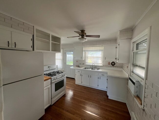 Photo - 730 N Elizabeth St