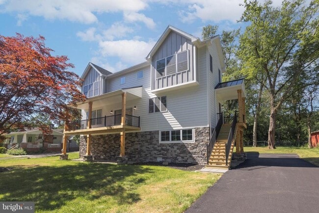 Photo - 1764 River Rd House