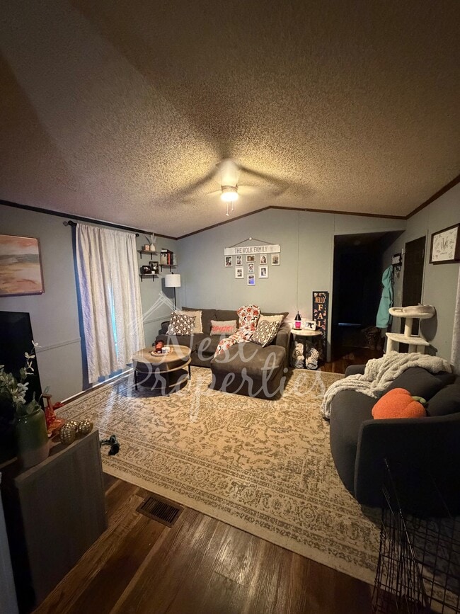 Photo - 108 Sturkie Ln