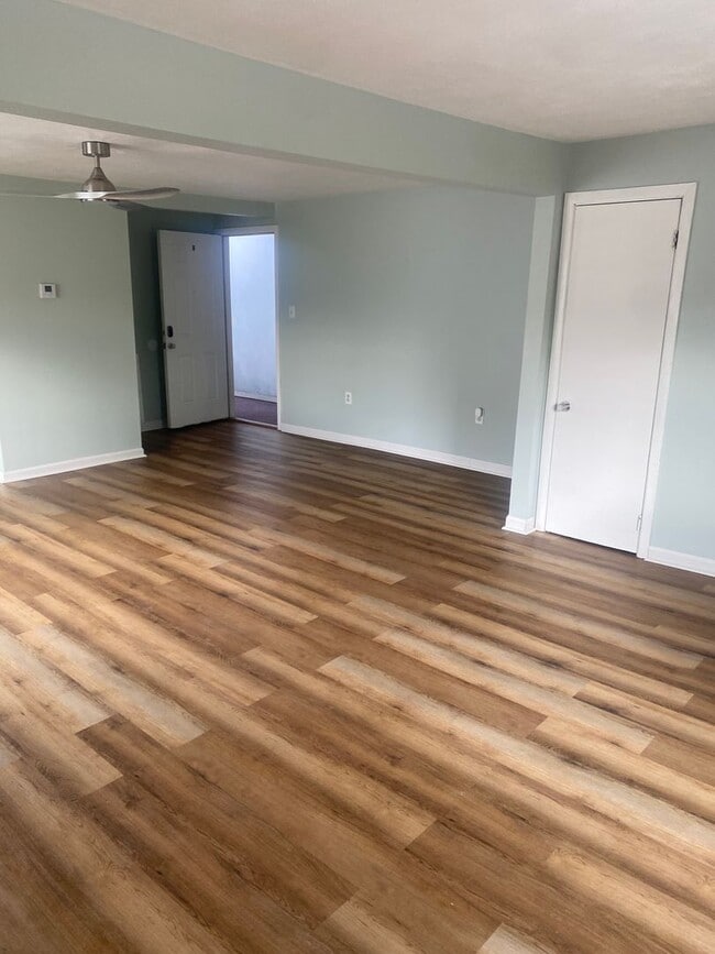 Photo - 933 Roosevelt Blvd Unit 2