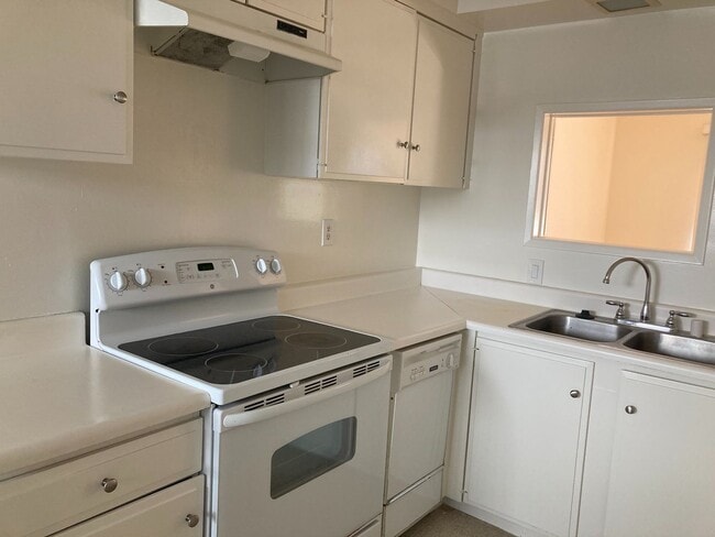 Photo - Rolling Hills Gardens REC