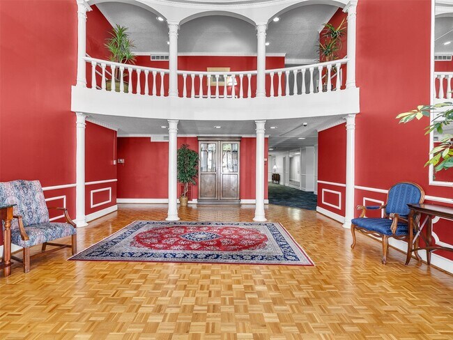 Building Photo - 2601 Bellefontaine Unit B317