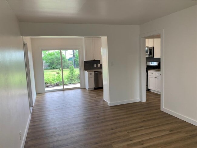 Photo - 1400 Kamar Dr