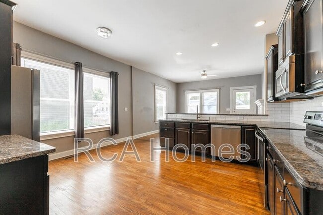 Photo - 613 E New York St