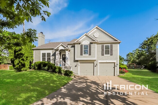 Photo - 15892 W 157th Terrace House