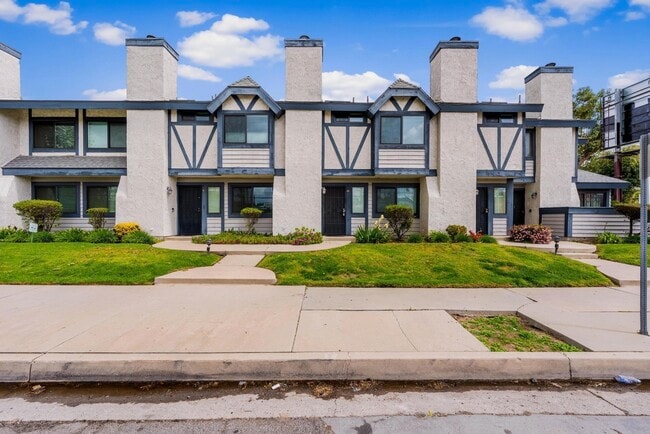 Building Photo - 19231 Sherman Way Unit 43