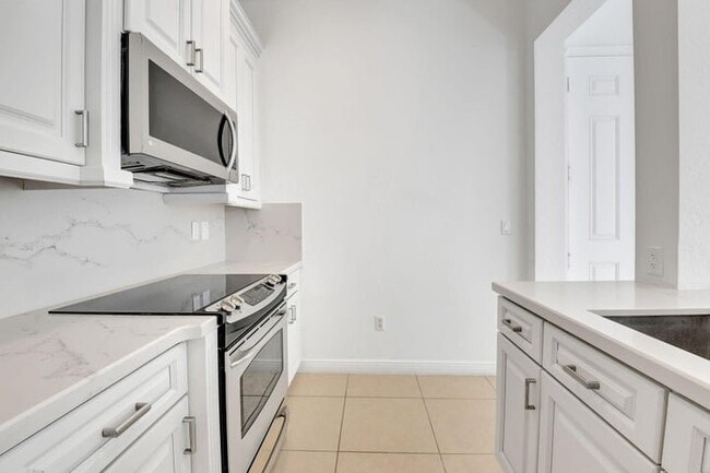 Photo - 838 NW 83rd Ln