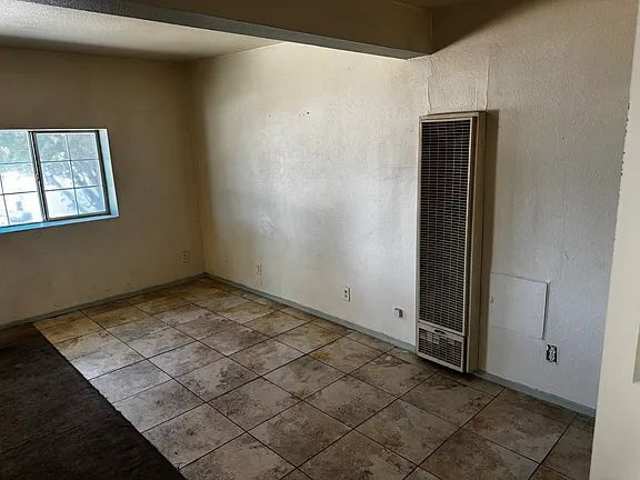 Photo - Large 5 bedroom single story ranch house