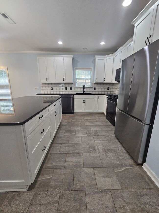 Photo - Spacious 4 Bedroom Home in Hampstead