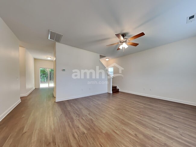 Photo - 423 Sablewood Dr House