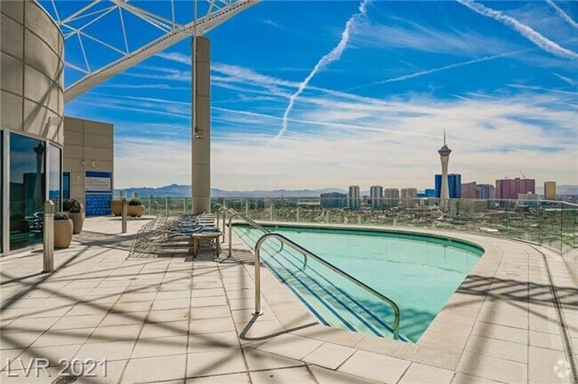 Building Photo - Absolute beauty in the heart of the Arts D... Rental