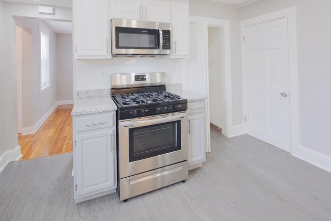 Building Photo - 259 Calvary St Unit 1 Rental