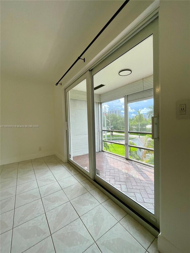 Photo - 700 Layne Blvd Unidad 309A