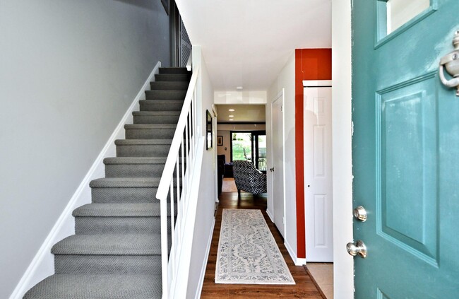 Photo - 615 Piedmont Ct